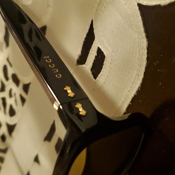 Gucci sunglasses - Picture 2 of 3